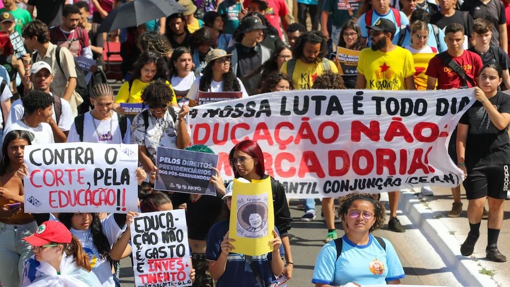 estdantesbrasilia.jpeg