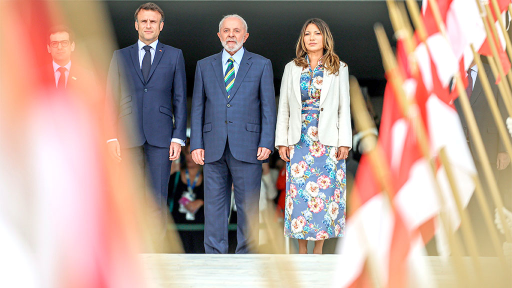 lula-macron-janja.jpg